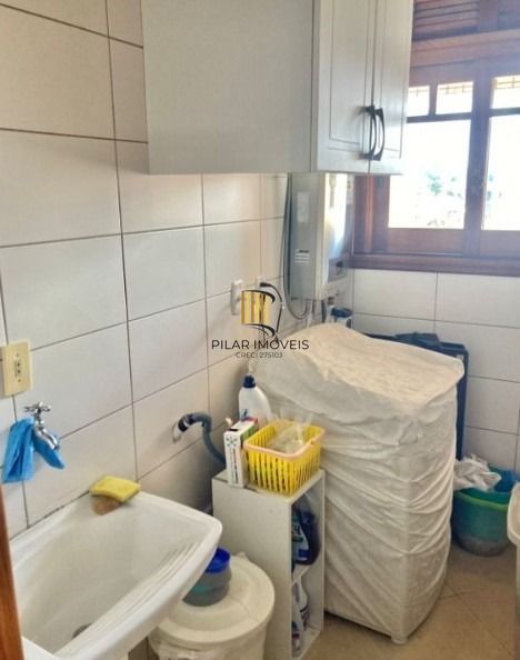 Excelente cobertura, 03 dorm com suite, churrasqueira, piscina e vista.