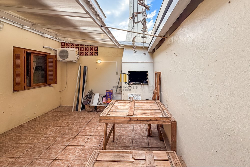 Casa 3 dormitórios no bairro Niterói