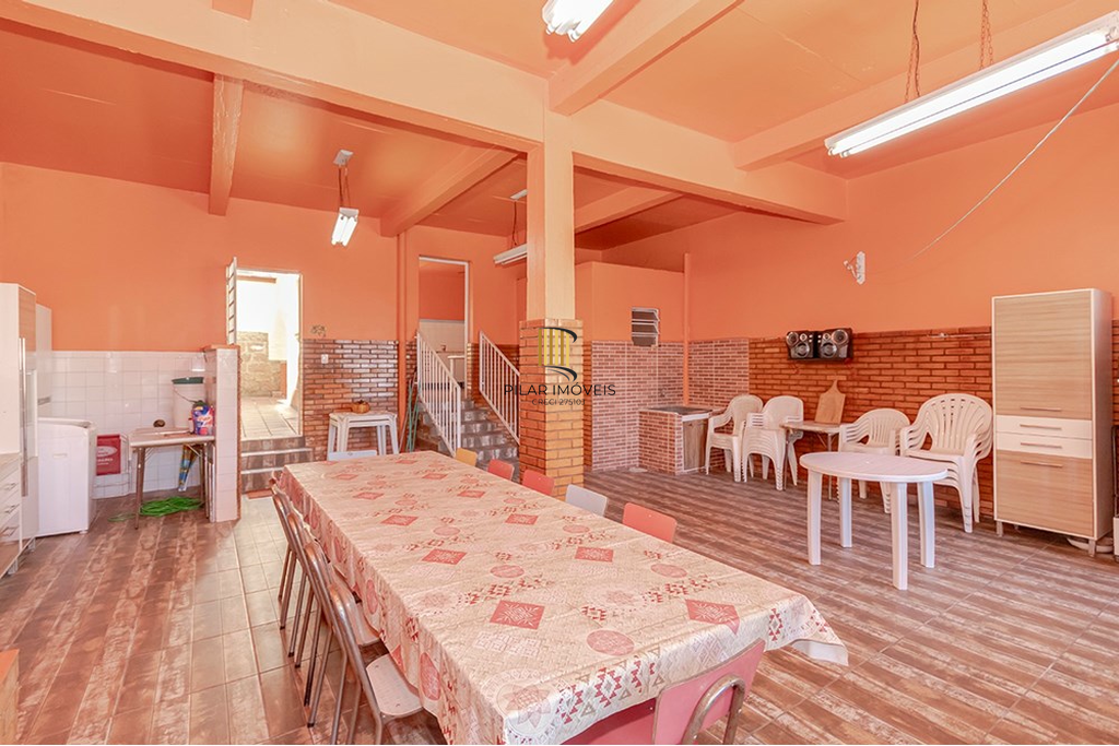 Casa 3 dormitórios no bairro Menino Deus