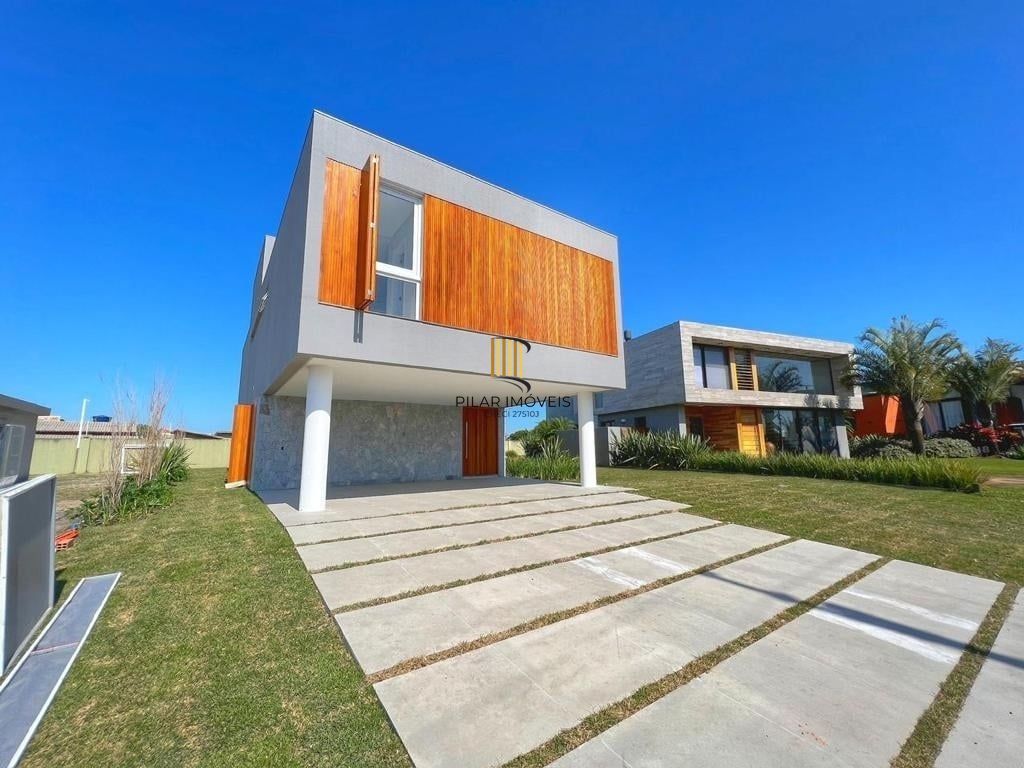 Casa de Condomínio 4 dormitórios no bairro Centro