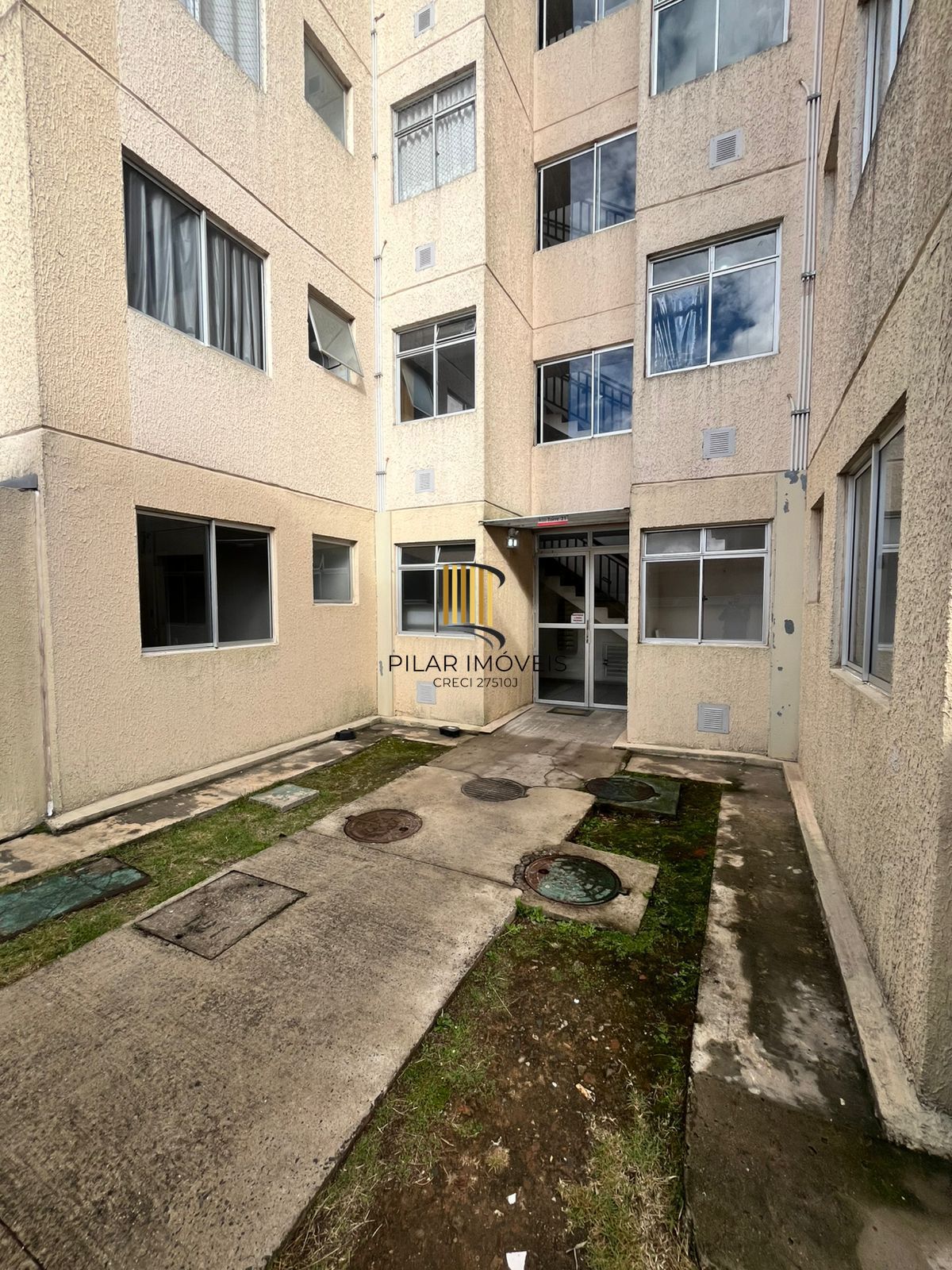 Apto 2 Dormitórios, Térreo, Sala, Cozinha, Banheiro, 01 vaga garagem-rotativa
