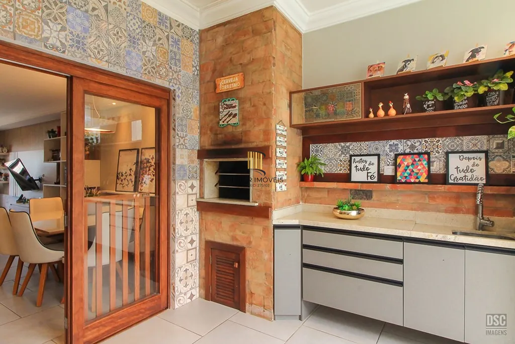 Casa 3 dormitórios no bairro Hípica