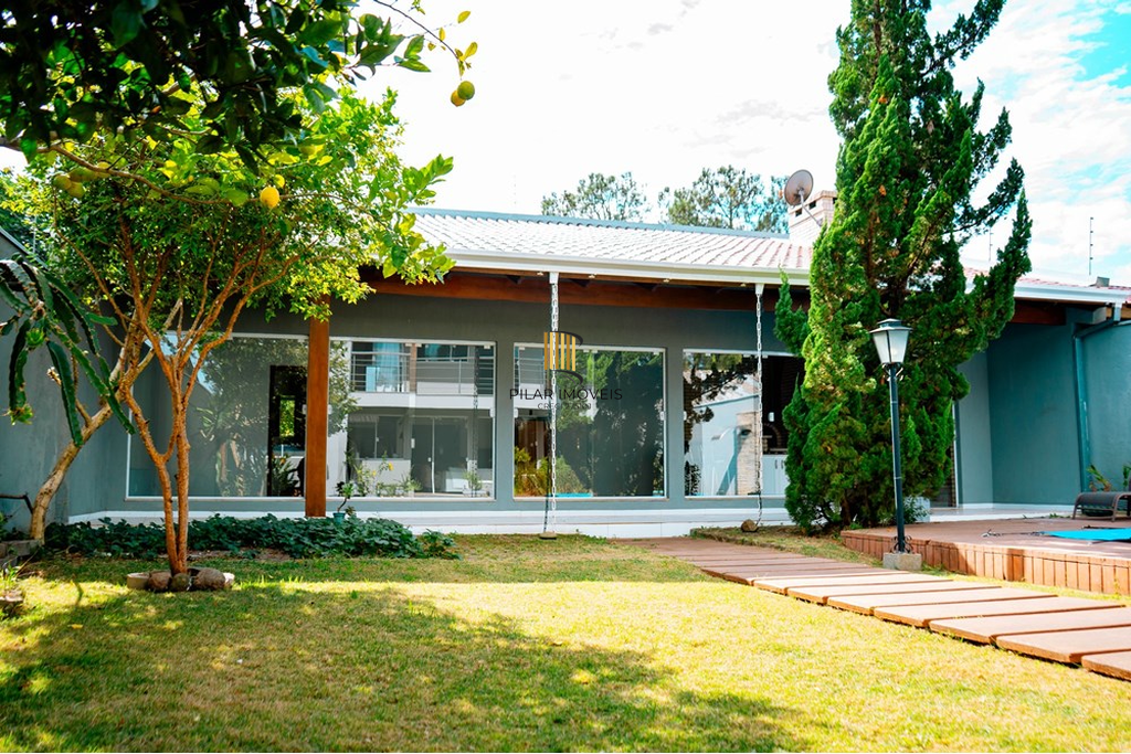 Casa 4 dormitórios no bairro Cecília