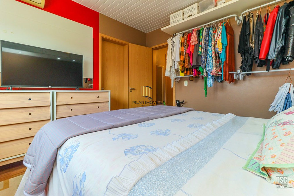 Casa de Condomínio 3 dormitórios no bairro Hípica