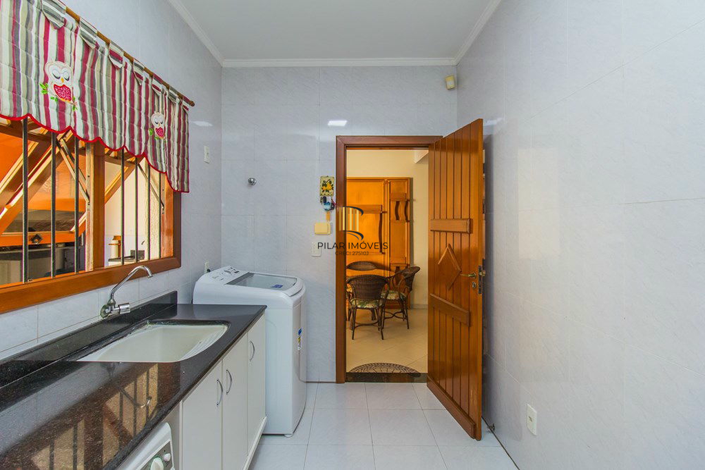 Casa 4 dormitórios no bairro Moinhos de Vento