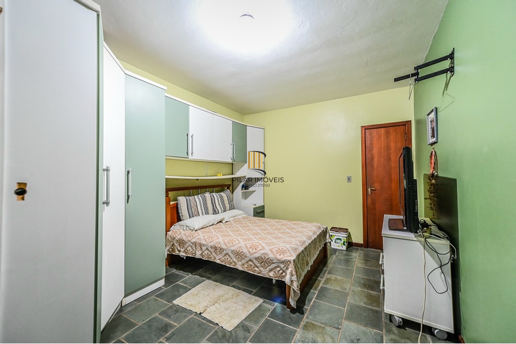 Casa 4 dormitórios no bairro Cascata