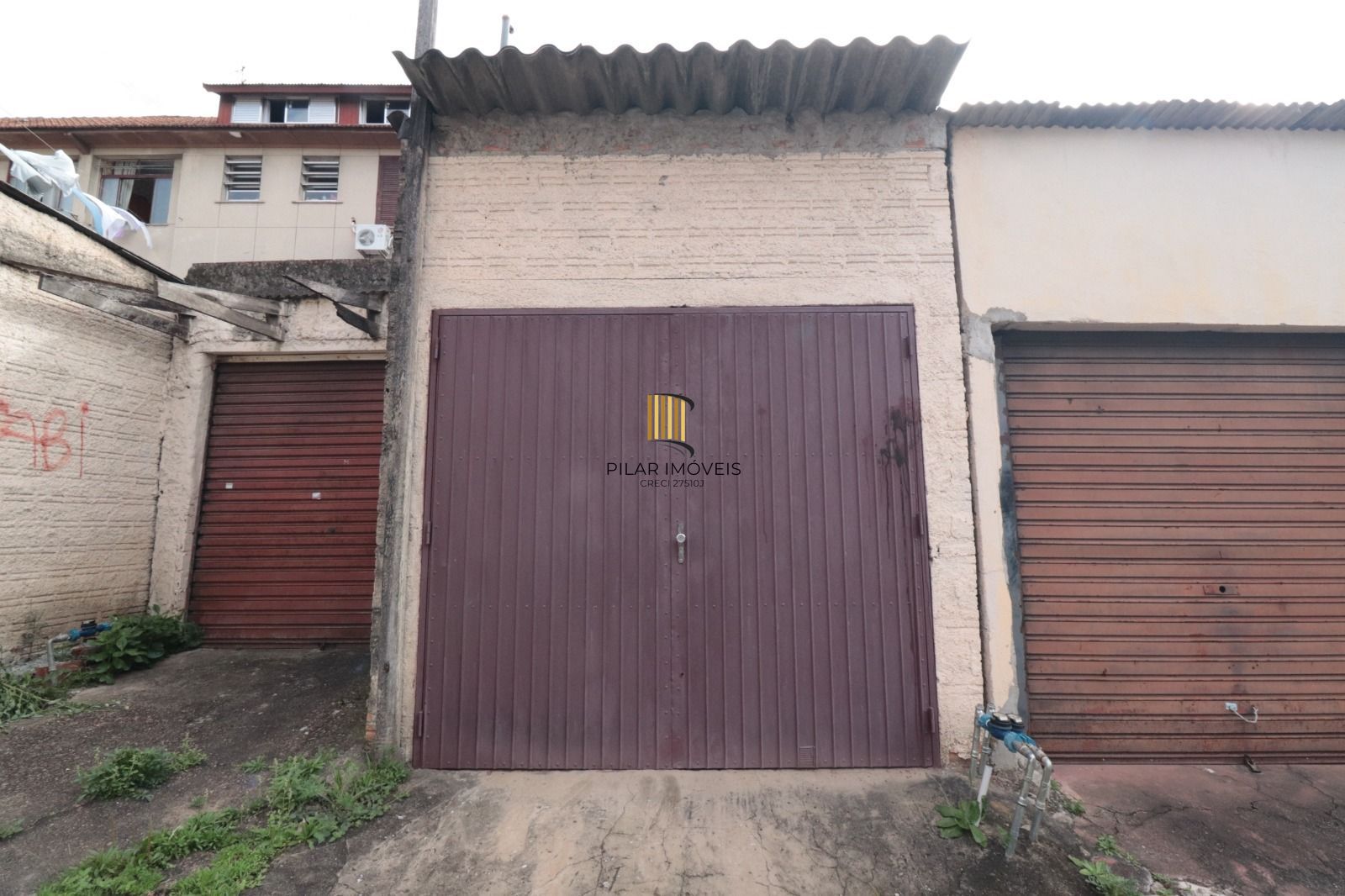 Apto no IAPI, 02 dorm com vaga de garagem