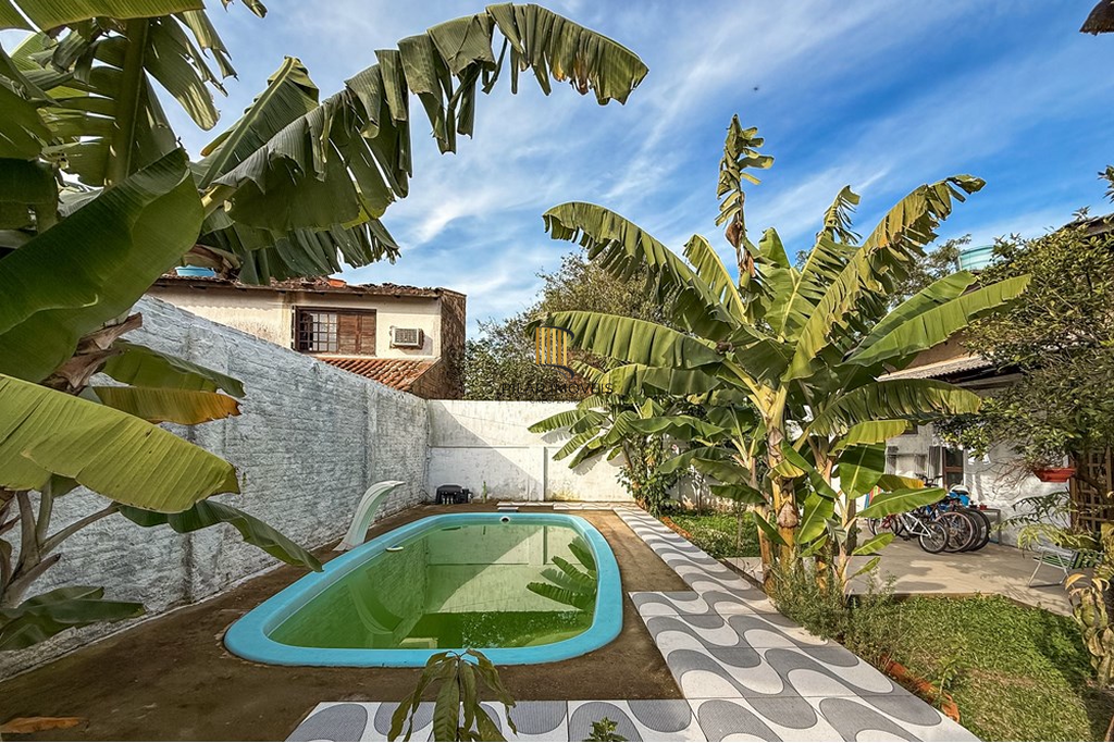 Casa 6 dormitórios no bairro Centro