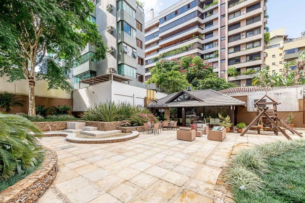 Apartamento 4 dormitórios no bairro Bela Vista