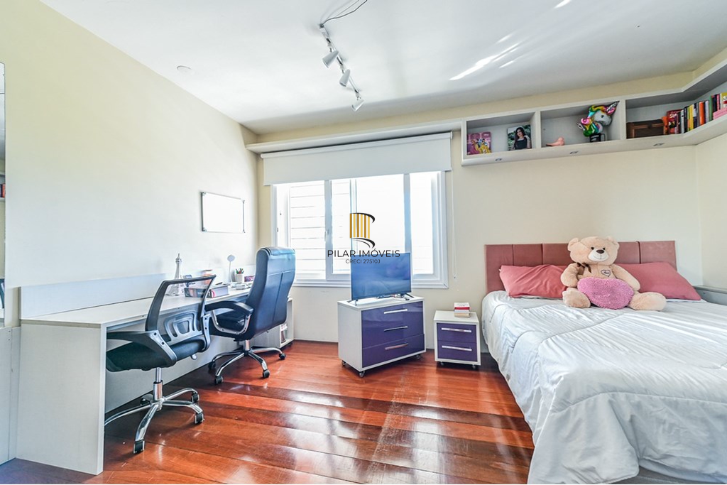 Casa 4 dormitórios no bairro Morro Santana