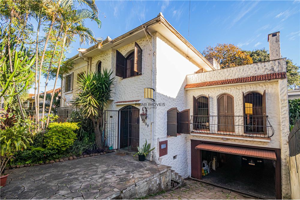 Casa 5 dormitórios no bairro Petrópolis - Pilar Imóveis