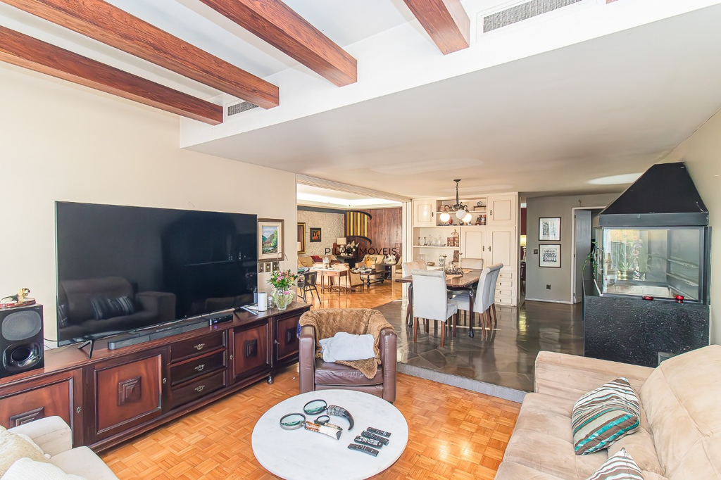Apartamento 4 dormitórios no bairro Moinhos de Vento