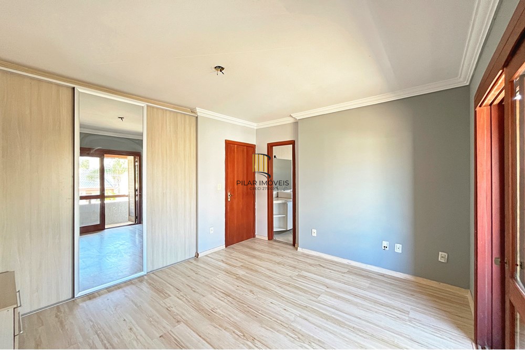 Casa 3 dormitórios no bairro Hípica