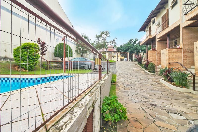 Casa 3 dormitórios no bairro Ipanema