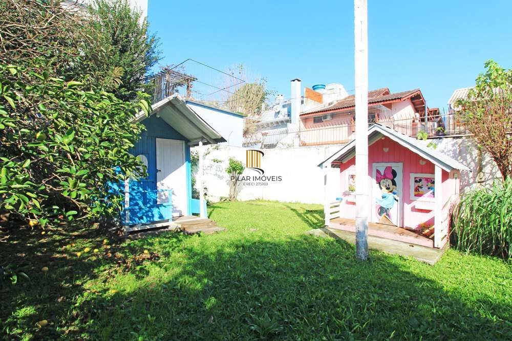 Casa 4 dormitórios no bairro Partenon