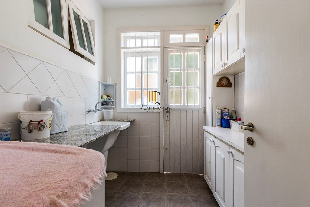 Casa 4 dormitórios no bairro Belém Novo