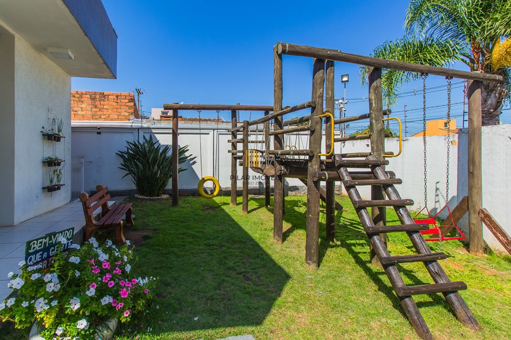 Casa de Condomínio 3 dormitórios no bairro Olaria