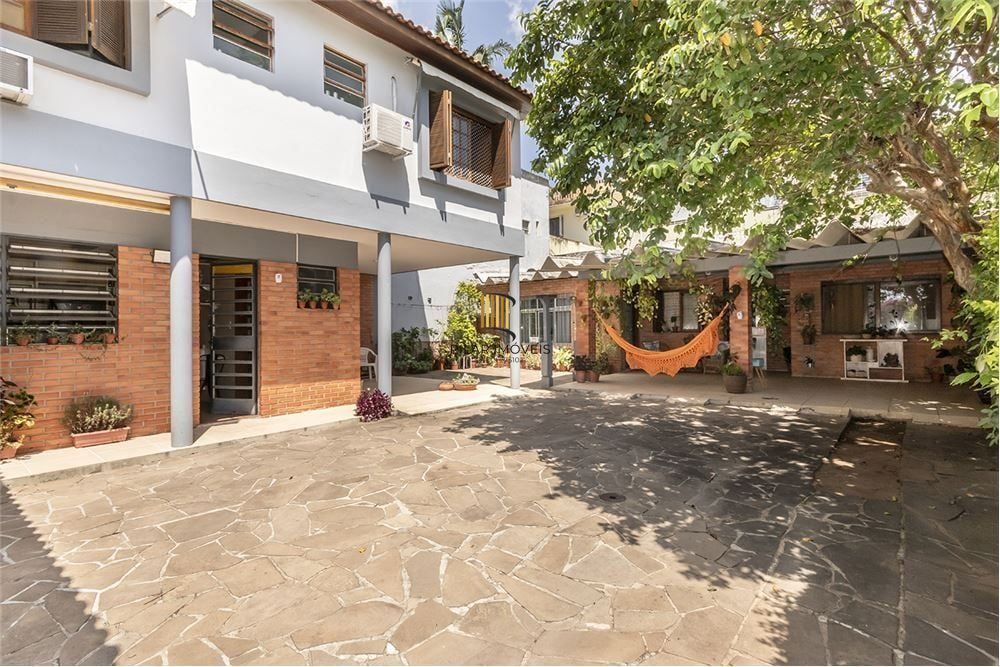 Casa 4 dormitórios no bairro Três Figueiras
