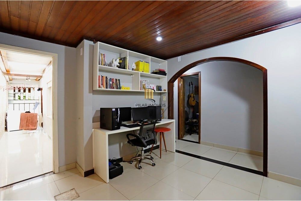 Casa 3 dormitórios no bairro Rubem Berta