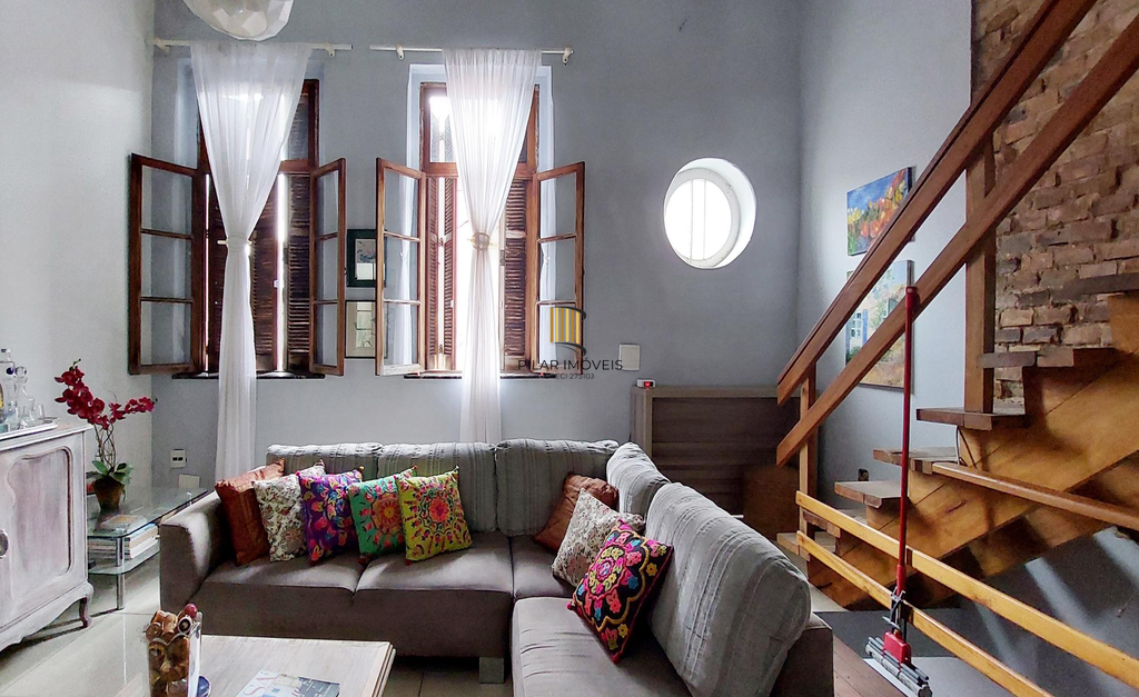 Casa 3 dormitórios no bairro Floresta