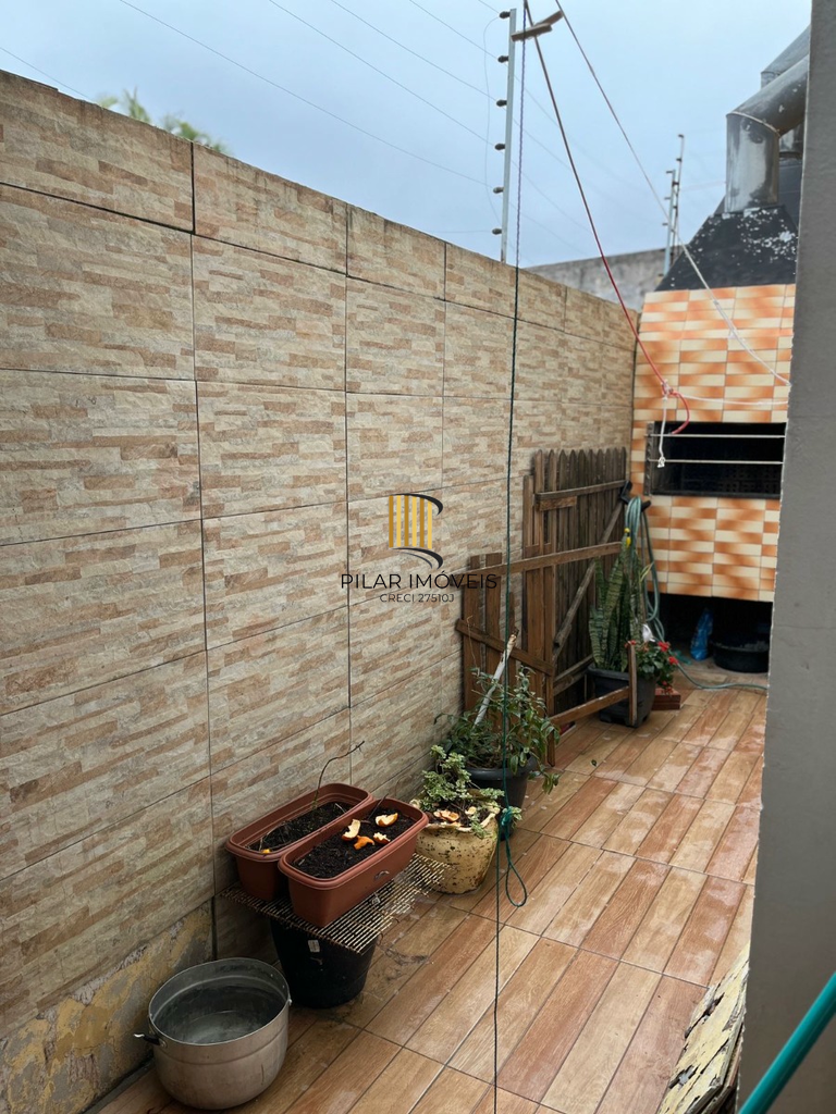 Casa 3 dormitórios no bairro Nonoai