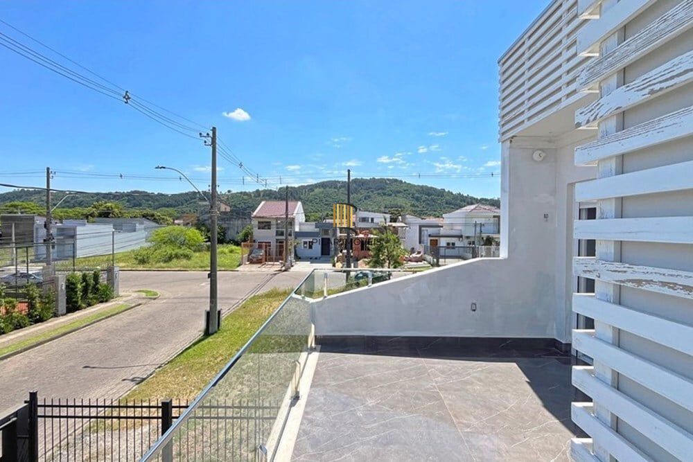Casa 2 dormitórios no bairro Hípica