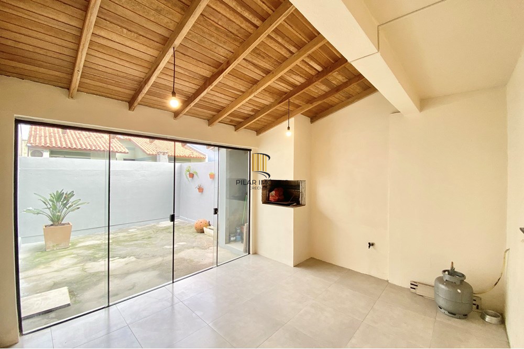 Casa 2 dormitórios no bairro Olaria