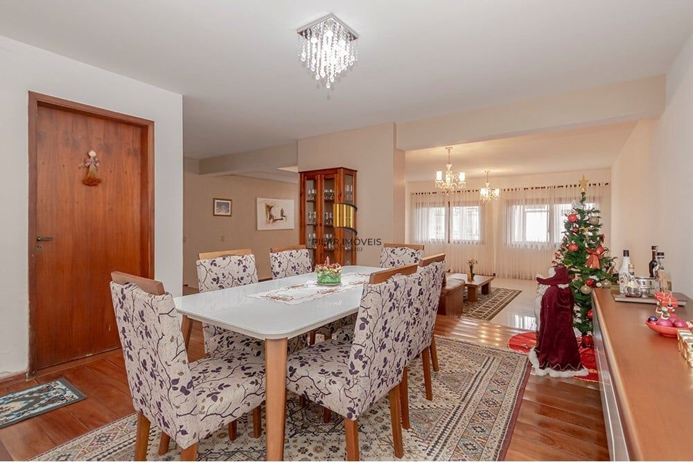 Casa 4 dormitórios no bairro Jardim Itu