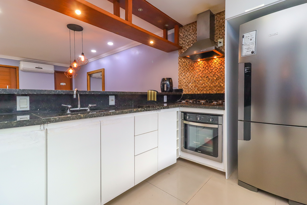 Casa 3 dormitórios no bairro Hípica