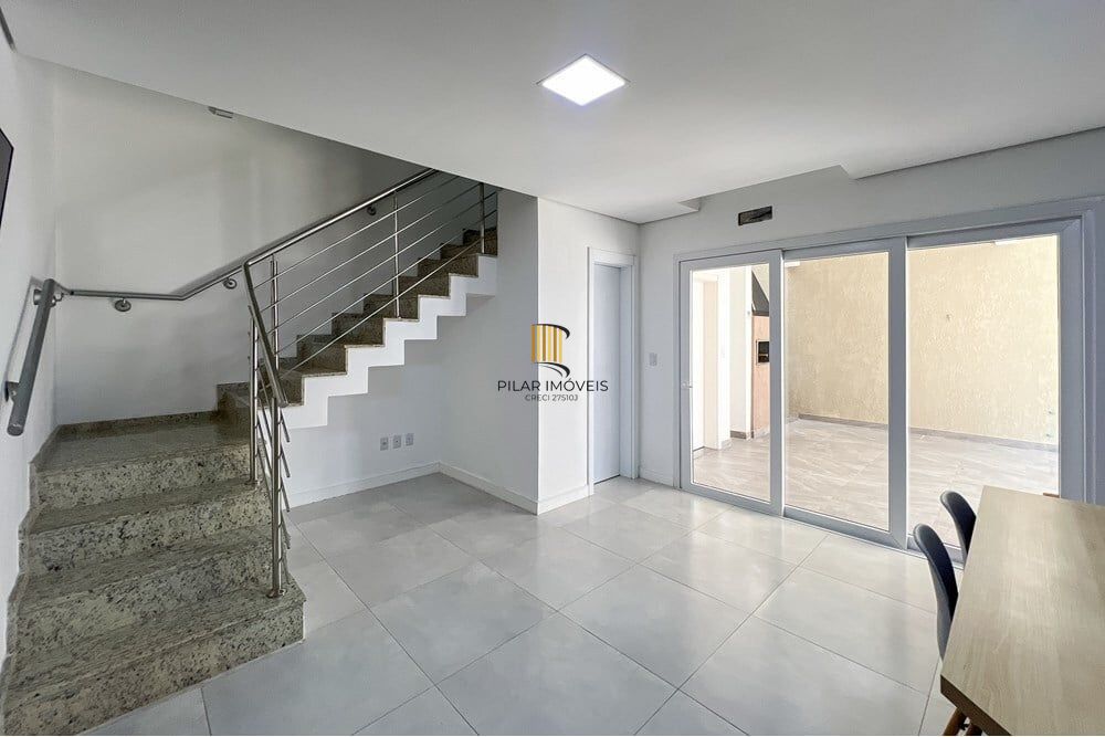 Casa de Condomínio 3 dormitórios no bairro Niterói