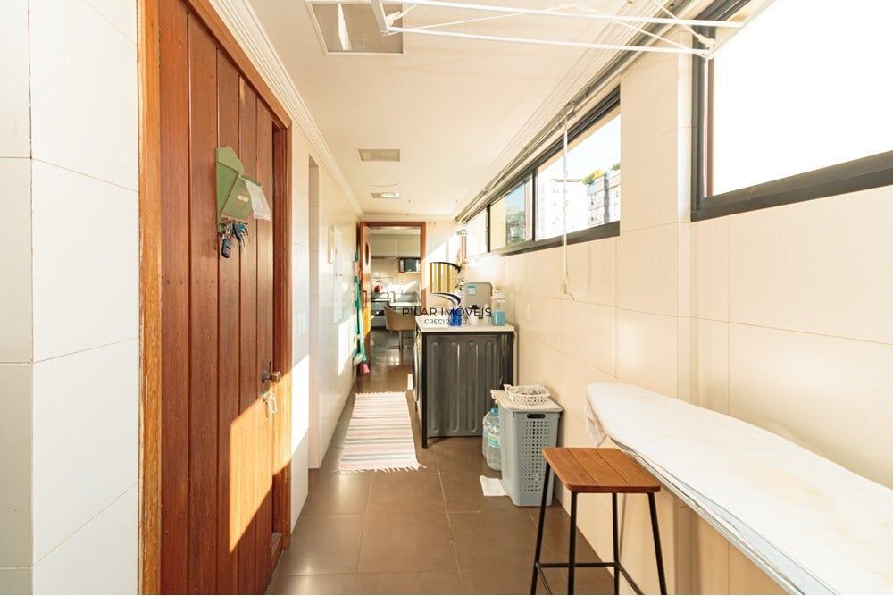 Apartamento 4 dormitórios no bairro Floresta