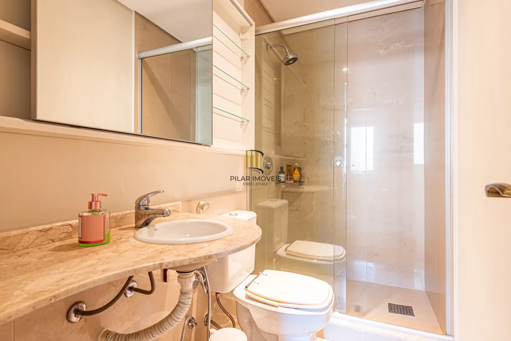 Casa de Condomínio 4 dormitórios no bairro Três Figueiras