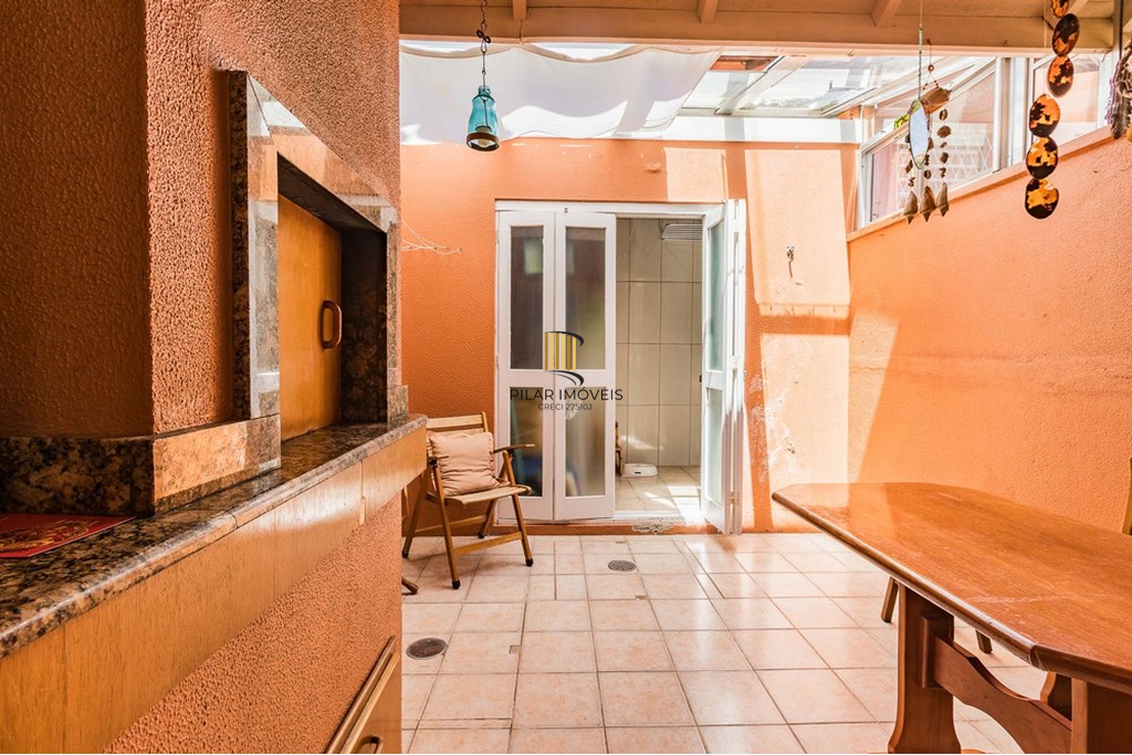 Casa de Condomínio 3 dormitórios no bairro Teresópolis