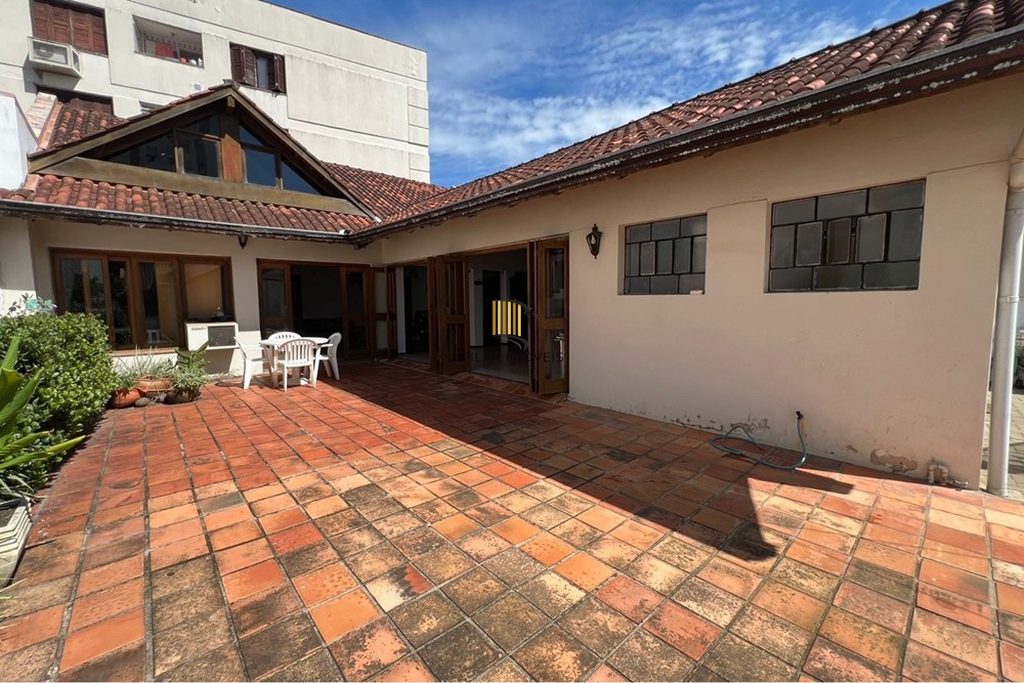 Casa 3 dormitórios no bairro Santana