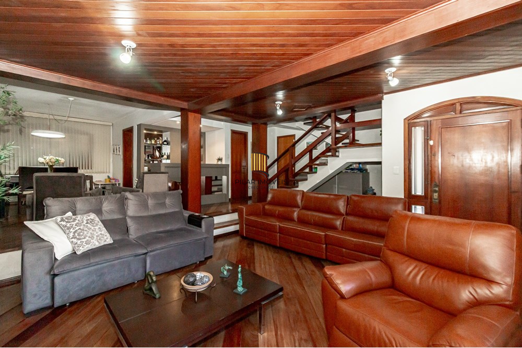 Casa 4 dormitórios no bairro Jardim Planalto