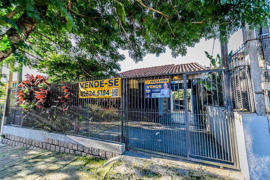 Casa 3 dormitórios no bairro Nonoai