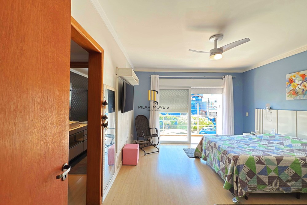 Casa 3 dormitórios no bairro Hípica