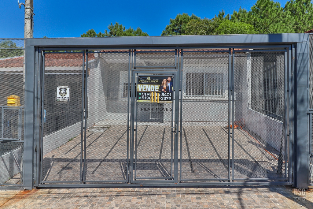 Casa 2 dormitórios no bairro Hípica