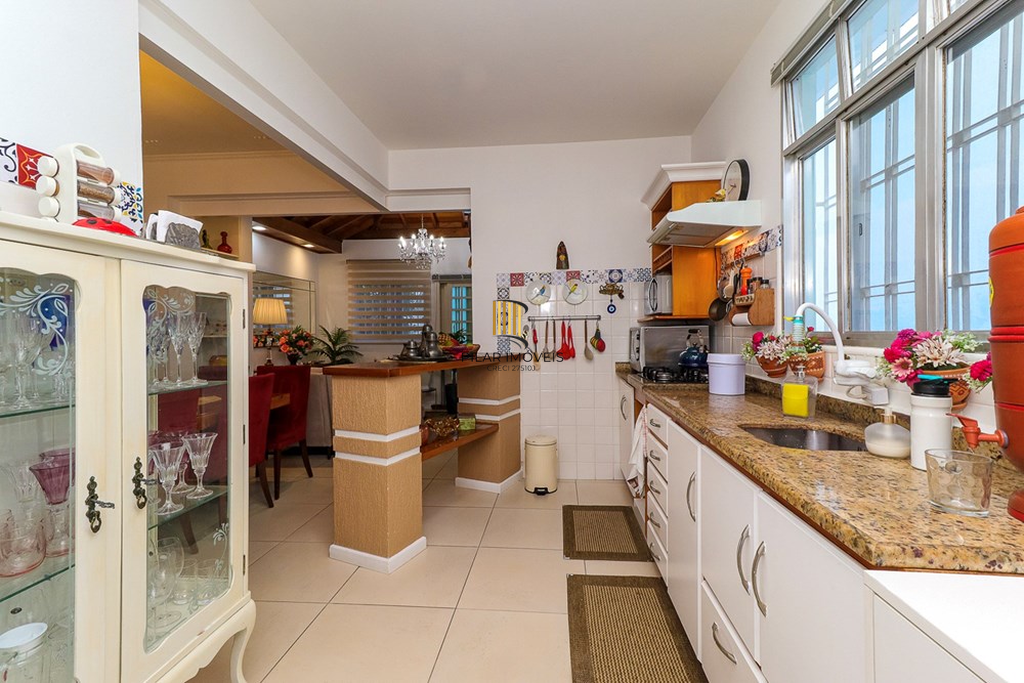 Casa 4 dormitórios no bairro Passo da Areia