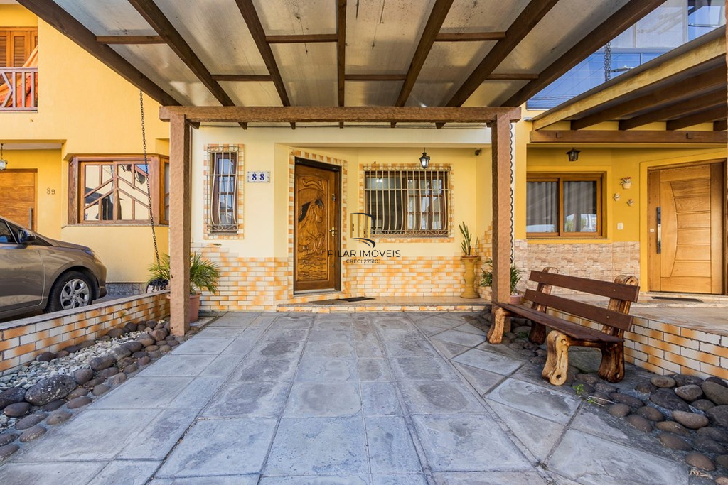 Casa de Condomínio 2 dormitórios no bairro Aberta dos Morros