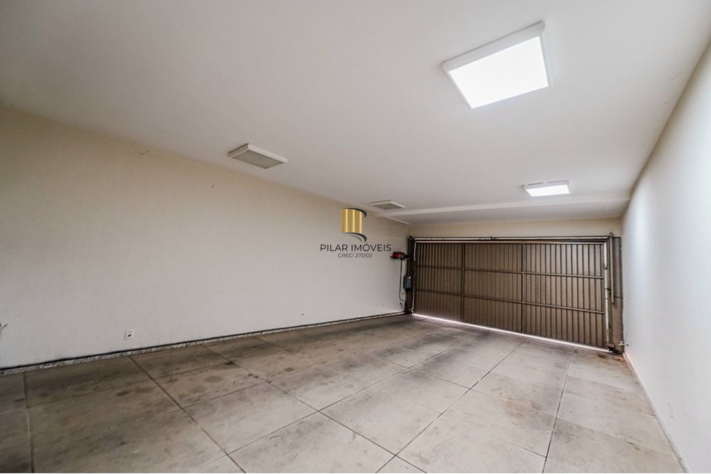 Casa 5 dormitórios no bairro Menino Deus