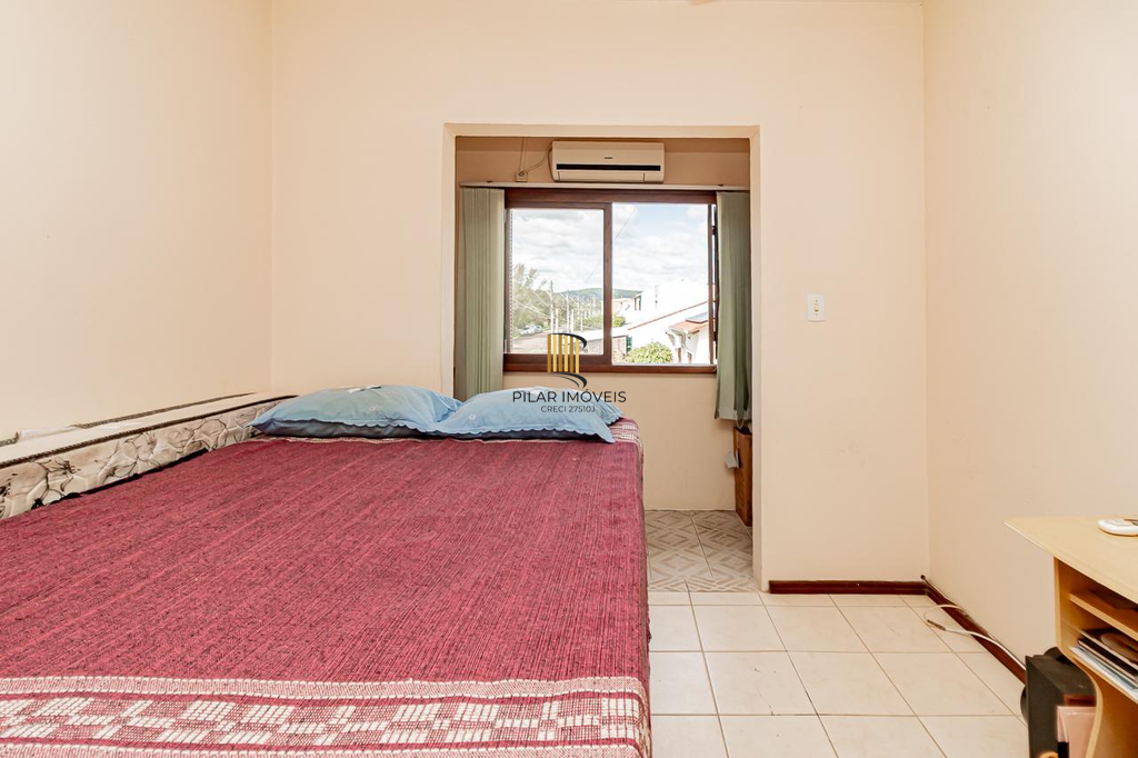 Casa 3 dormitórios no bairro Hípica