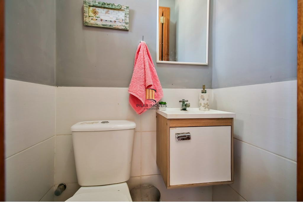 Casa 3 dormitórios no bairro Guarujá