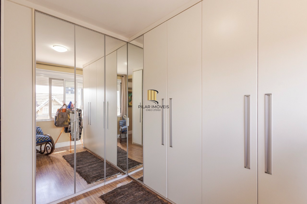 Casa de Condomínio 3 dormitórios no bairro Jardim Carvalho