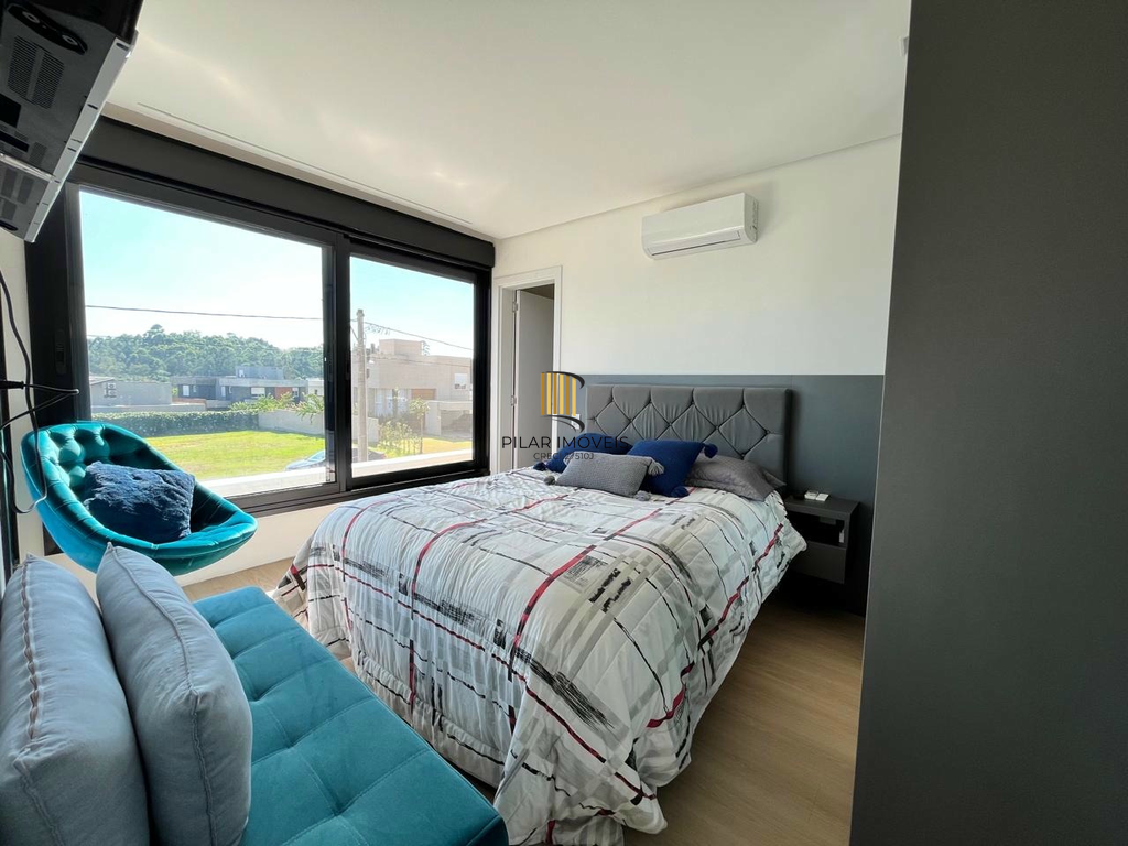 Casa de Condomínio 4 dormitórios no bairro Vila Nova
