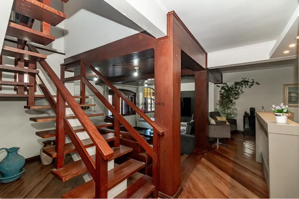 Casa 4 dormitórios no bairro Jardim Planalto