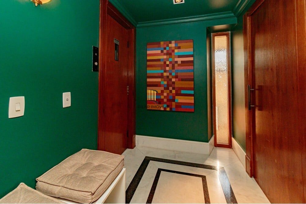 Apartamento 4 dormitórios no bairro Floresta