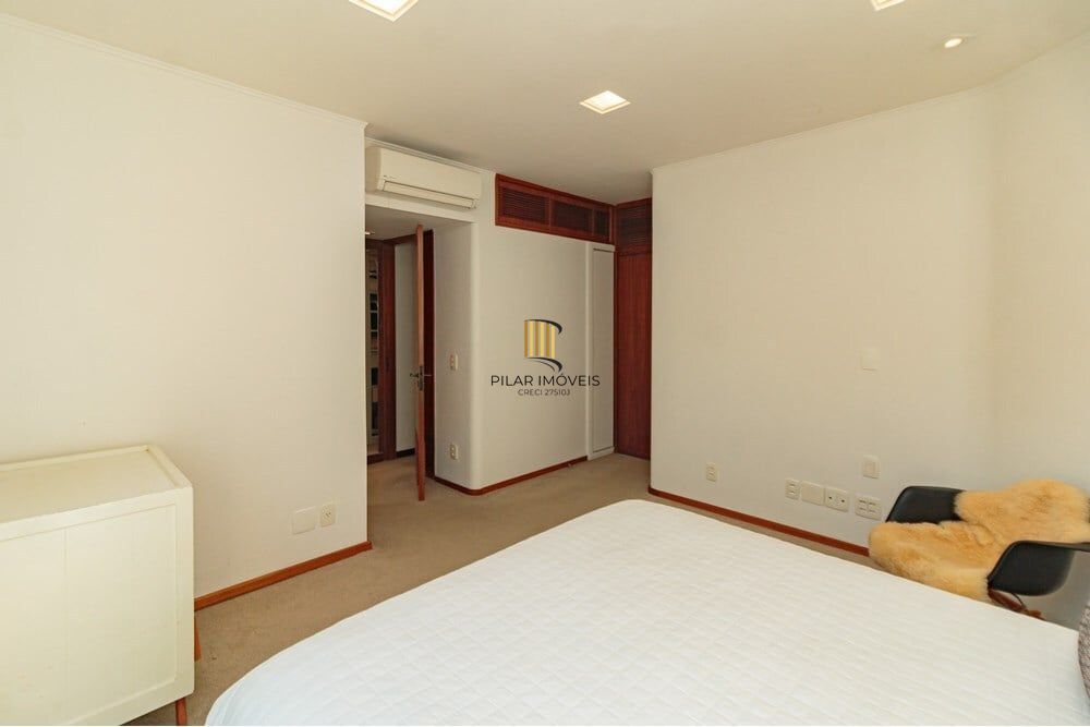 Apartamento 4 dormitórios no bairro Floresta