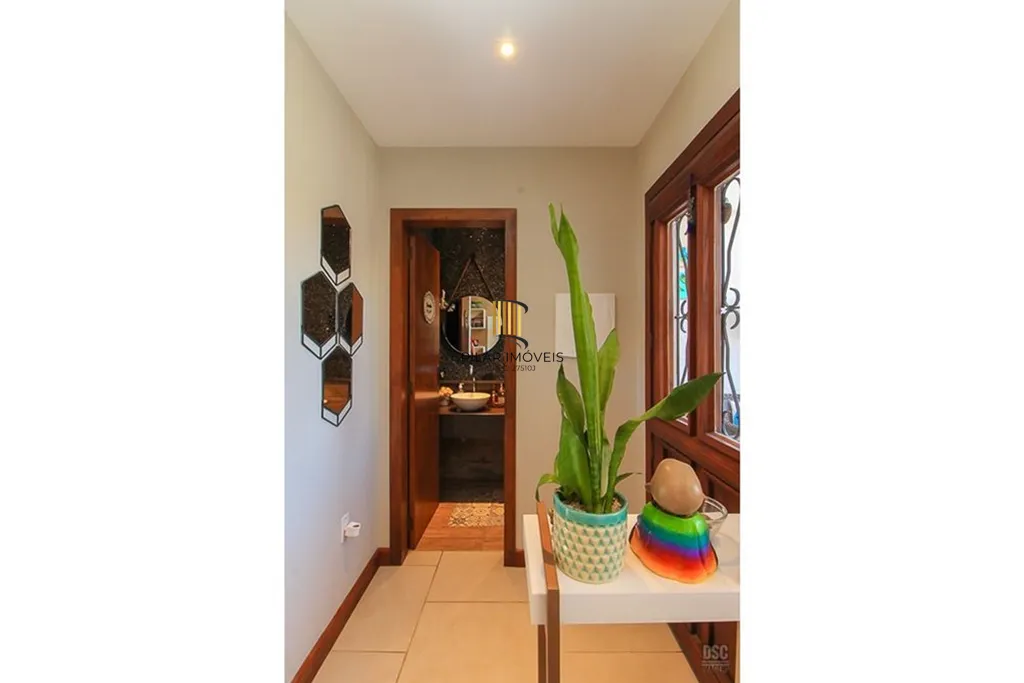 Casa 3 dormitórios no bairro Hípica