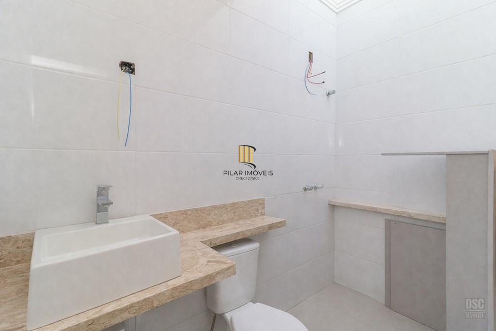 Casa 2 dormitórios no bairro Hípica